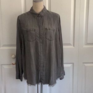 Beach lunch lounge button down top